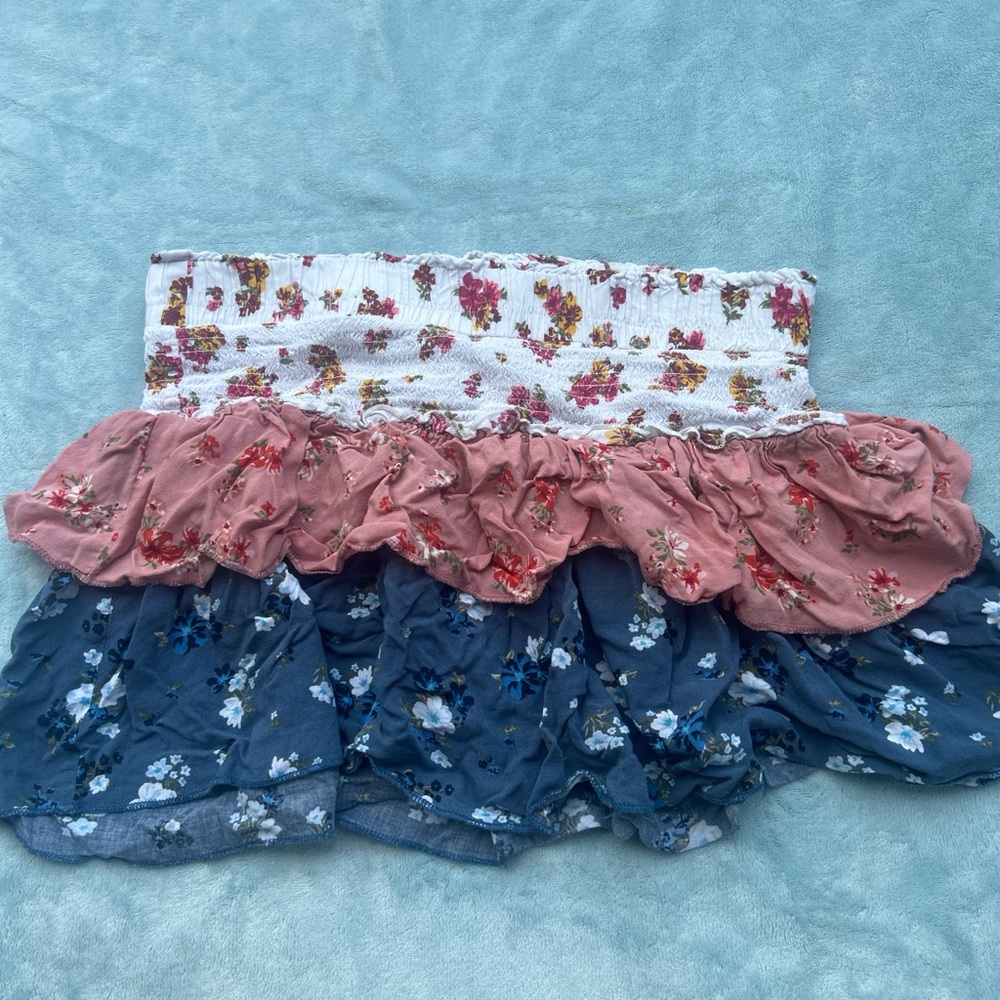 Derek Heart Floral Skirt in White and Blue